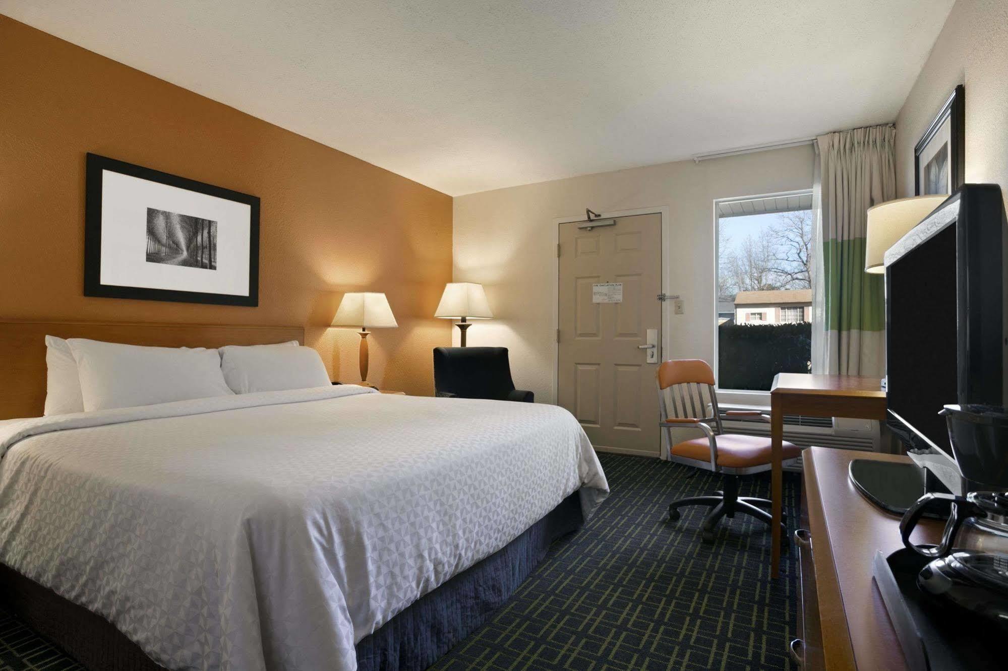 Days Inn By Wyndham Chattanooga/Hamilton Place Kültér fotó